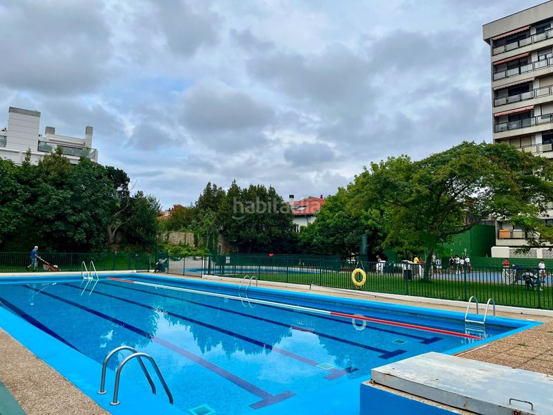 Foto d4afbafa-e55c-44f1-b46d-a331ece08ec5. Estudi amb piscina a Zarautz