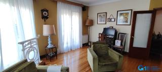 Pis a Gros. Amplia vivienda divisible en el centro de gros