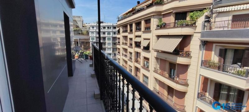 Foto ae7838d3-9d3b-400a-8662-35f8d11a98bf. Piso amplia vivienda divisible en el centro de Gros en Donostia - San Sebastián