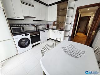 Pis  Isidro ansorena kalea. Piso en beraun con dos cuartos de baño