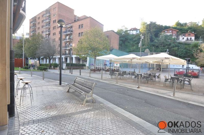 Foto 70ef8ec3-02c0-4dba-bd68-0100c76f5b42. Local comercial en herriko plaza 11 en Pasaia
