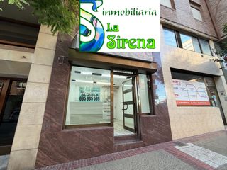 Local Comercial a Calle Eladio Laredo 7