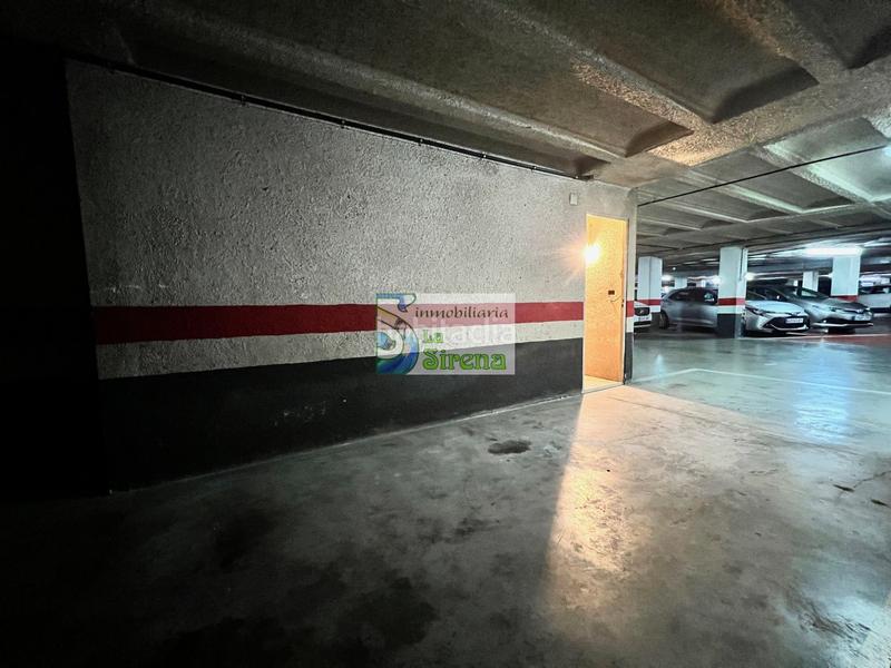 Foto b80b8310-501c-40f3-bd61-0500284456ba. Parking coche en Cotolino Castro - Urdiales