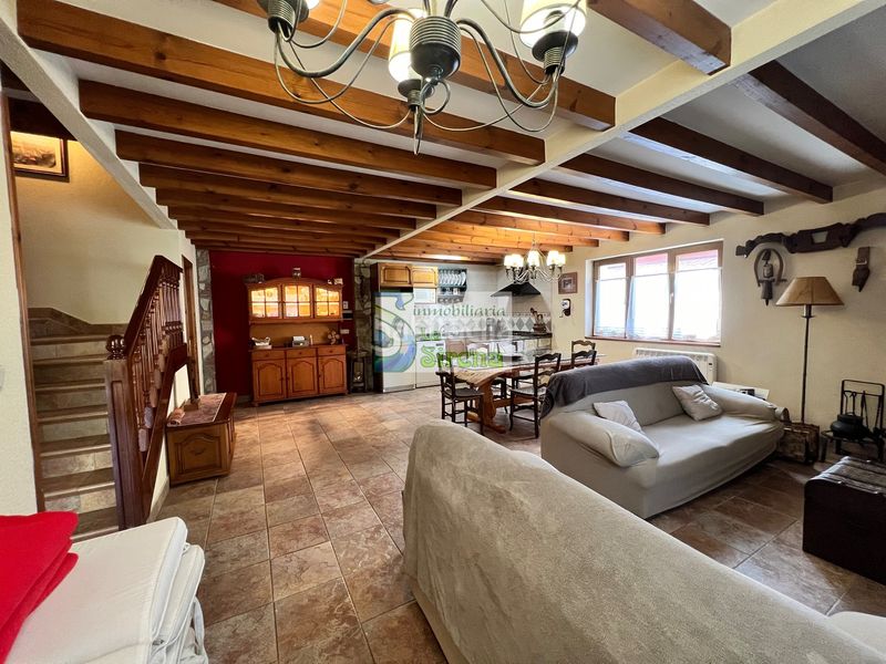 Foto 365a06ec-8c31-4d01-9a4a-71f23682e8f8. Casa amb calefacció aparcament a Guriezo