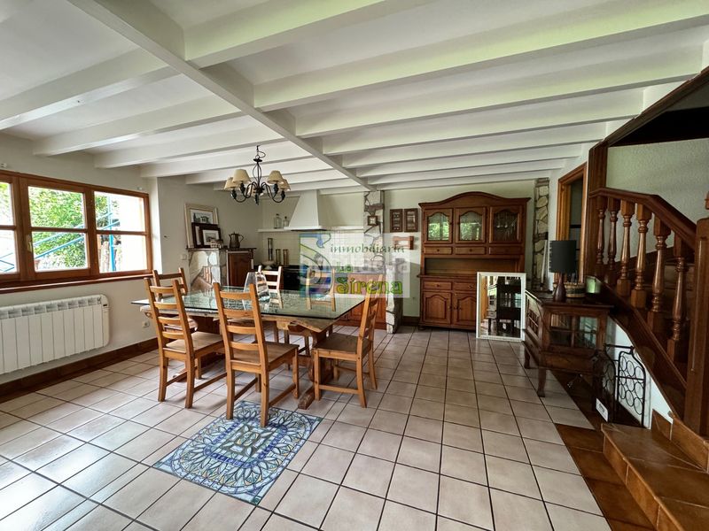 Foto 61c4e5c6-77ab-49f9-be02-66bf1a2d098e. Casa amb calefacció aparcament a Guriezo