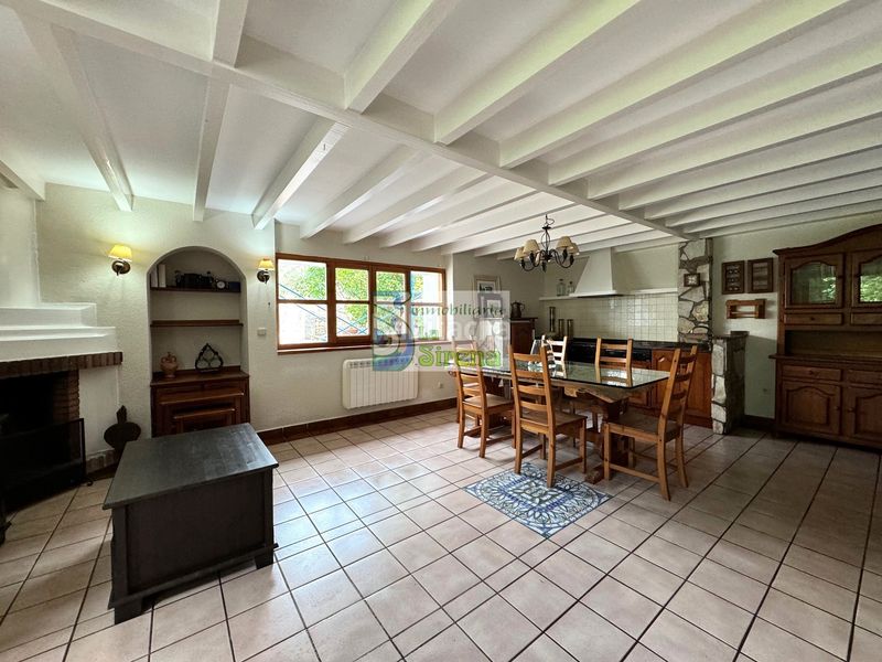 Foto 688d3aec-1d55-4989-8042-60229da8d9fe. Casa amb calefacció aparcament a Guriezo