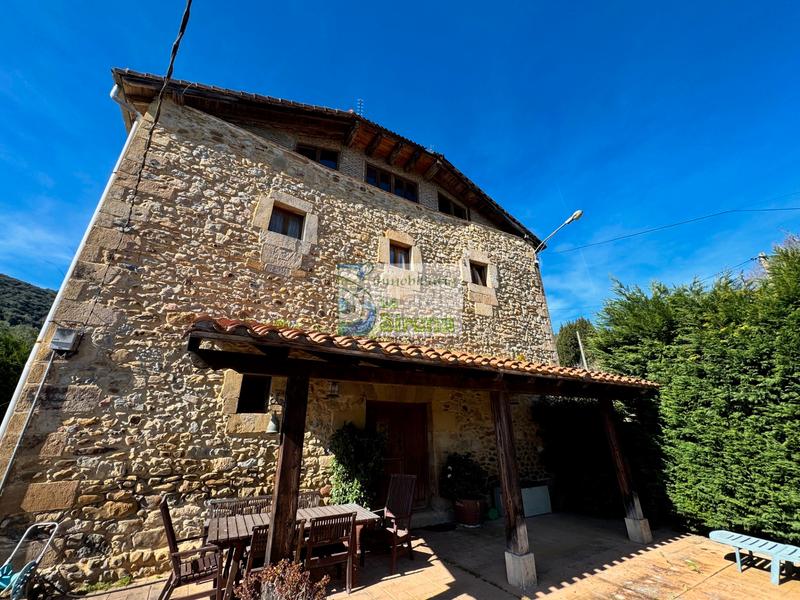 Foto 885a697d-a83f-4df3-b7a8-b74965b257f9. Maison dans barrio sámano-monteale 262a dans Samano Castro - Urdiales