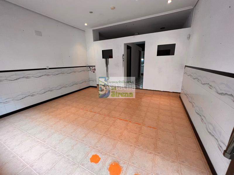 Foto f99fb755-b20d-4f3e-9675-fbb58a3d57c9. Location local commercial dans calle venancio bosco 6 dans Castro - Urdiales