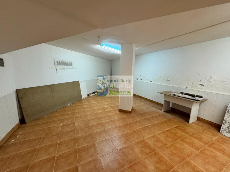 Foto d97abd17-1f6a-4993-9120-6a1cc4134395. Alquiler local comercial en calle de silvestre ochoa 4 alquiler local Centro en Castro - Urdiales