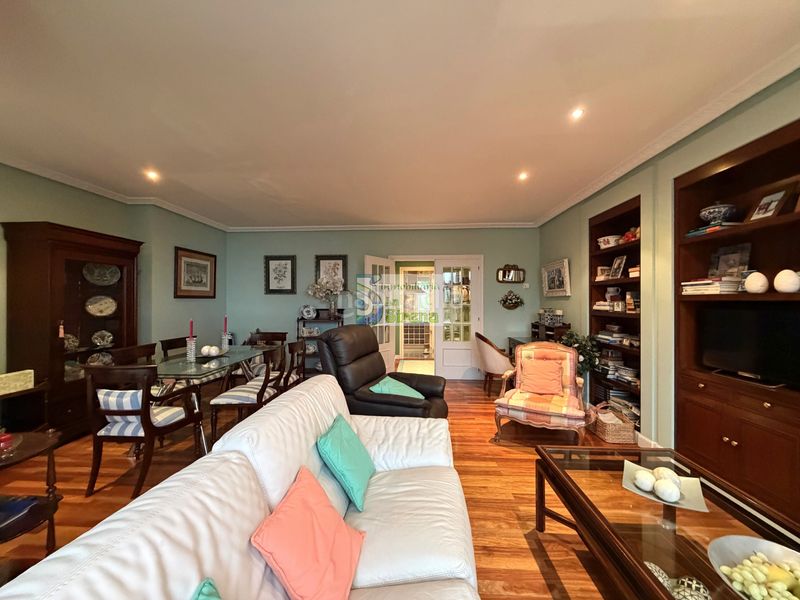 Foto 48a72267-fa6c-4760-85cb-559e4a55c919. Pis amb calefacció aparcament piscina a Brazomar Castro - Urdiales