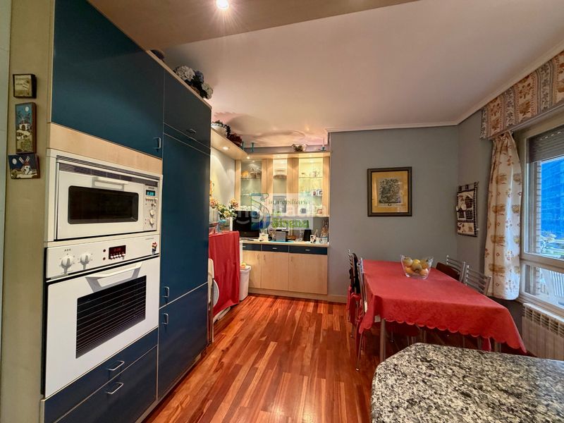 Foto 4ce58bcd-4081-4ddc-9c51-7fb213e2edbb. Pis amb calefacció aparcament piscina a Brazomar Castro - Urdiales