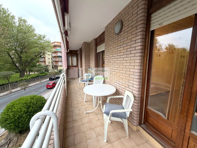 Foto 77a80260-21e2-49f9-b164-230e55036a9b. Pis amb calefacció aparcament piscina a Brazomar Castro - Urdiales