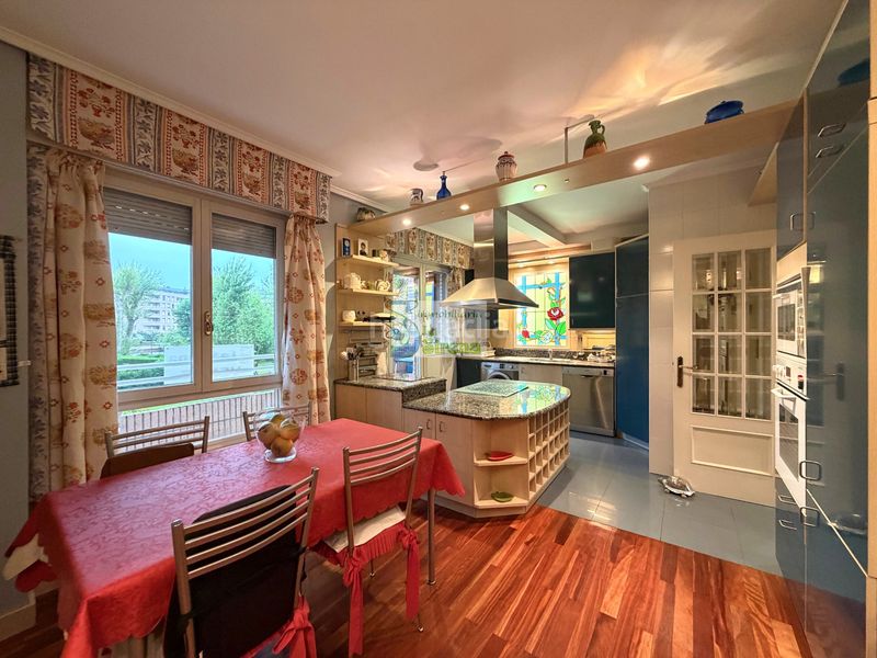 Foto 812101f1-cac4-437d-a79e-3e8e468e052b. Pis amb calefacció aparcament piscina a Brazomar Castro - Urdiales