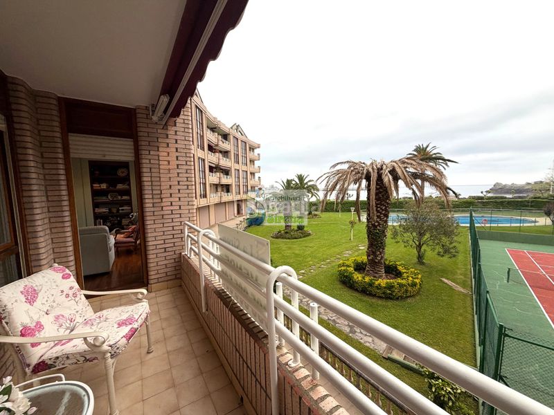 Foto f274cf42-6379-43d3-82db-da504691c070. Pis amb calefacció aparcament piscina a Brazomar Castro - Urdiales