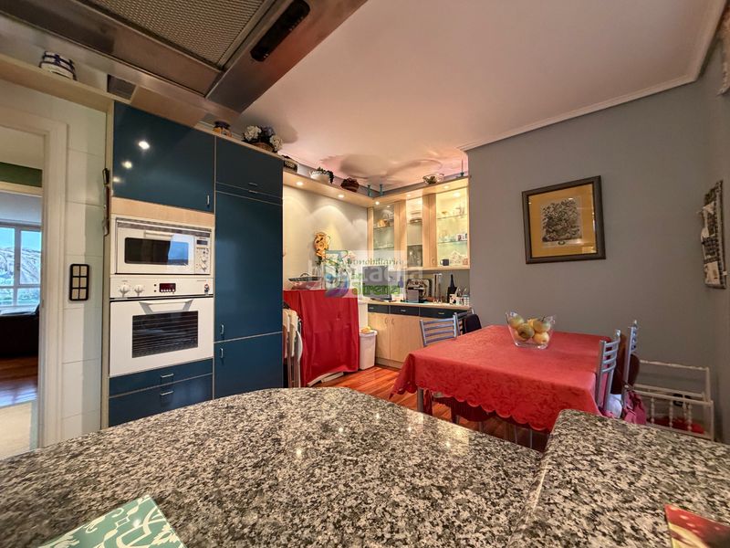 Foto f43691df-29d1-42fe-909b-9e0fb410c73e. Pis amb calefacció aparcament piscina a Brazomar Castro - Urdiales