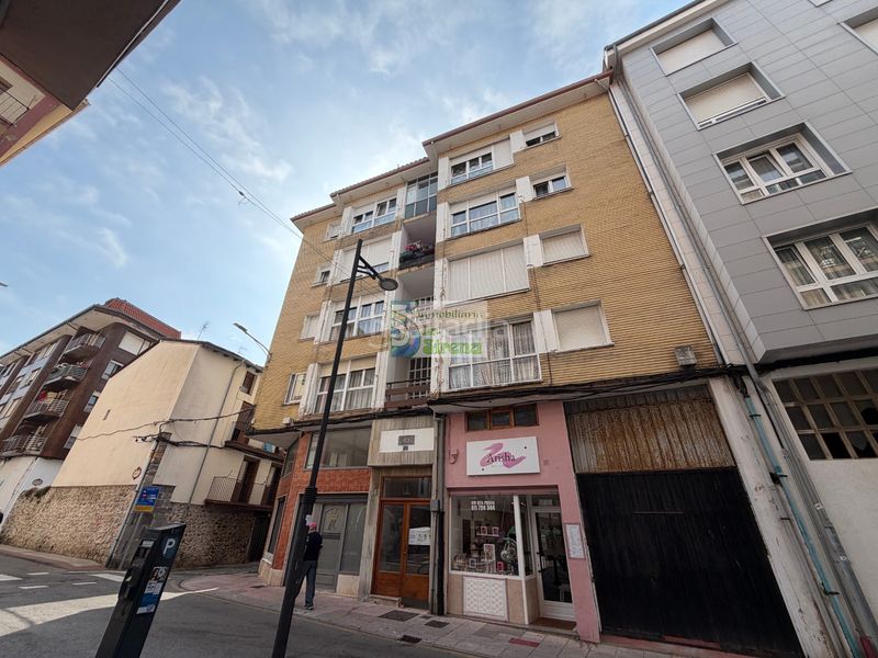 Foto 3162fb99-42e5-4df9-ade0-07dcf94d0cf5. Piso en calle siglo xx 16 piso Centro en Centro Castro - Urdiales