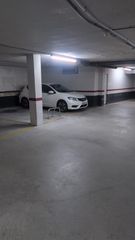 Parking coche en Calle la pereda 6. Plaza de garaje