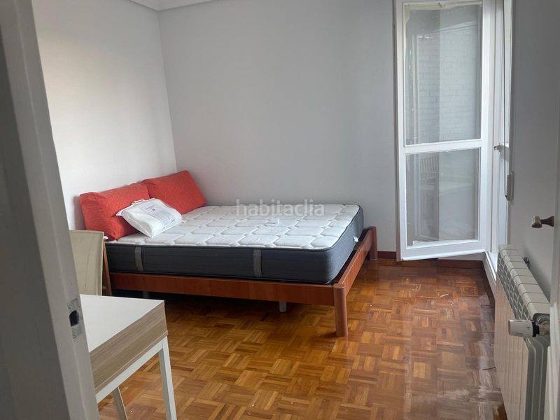 Foto e6793be3-d3d6-4cb3-9615-57cf38aac36f. Lloguer pis amb calefacció a Los Castros Santander