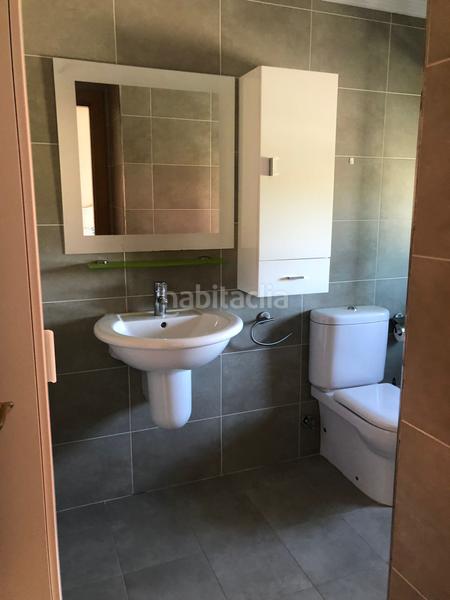 Foto e38f25a8-d30a-484b-bc41-850bad55b1bc. Alquiler piso  alquiler valdenoja en urb. piscina en Santander