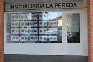 Location Parking voiture à Calle la pereda 4. Plaza de garaje en alquiler