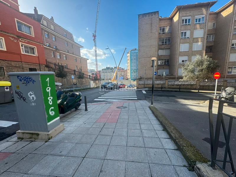 Foto 7c20e5fa-13a9-43f1-91b3-11f1a002d629. Parking coche en Puerto Chico Santander