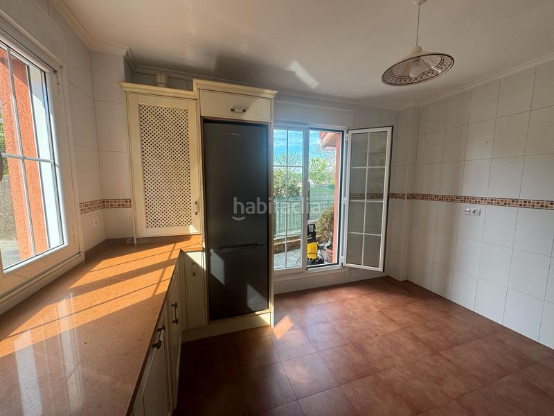 Foto b68b5c77-40c1-4ec0-9b0b-2a60fcf14432. Casa pareada chalet en Oruña en venta en Oruña Piélagos