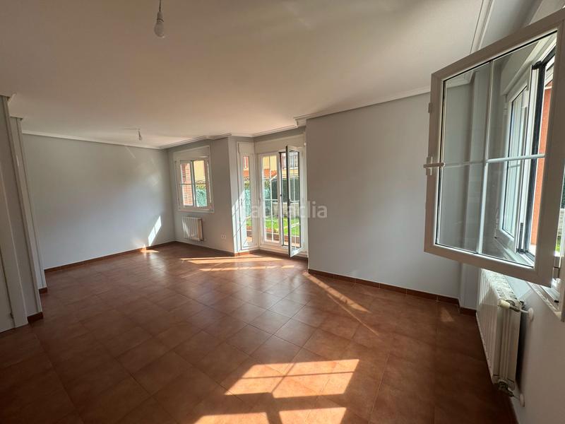 Foto cc810550-8bbc-4452-afe0-b719fb5d6469. Casa pareada chalet en Oruña en venta en Oruña Piélagos