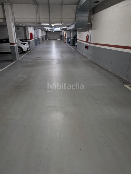 Foto ad0c2fa2-4e6a-44af-bc0d-734cdc169dad. Parking coche en Valdenoja Santander