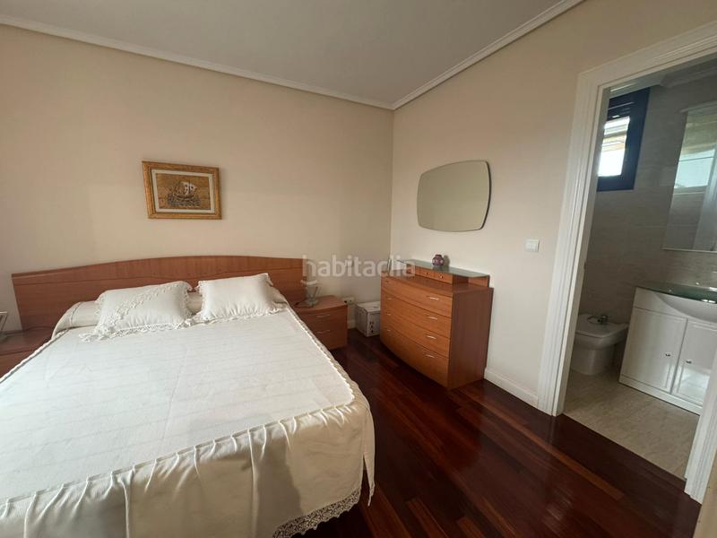 Foto 7480e192-78df-47de-b94d-bdb4ef785946. Alquiler ático atico en alquiler de sep/ junio con terraza grande en Santander