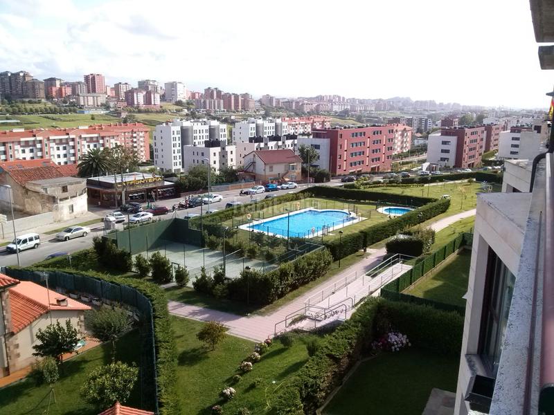 Foto c1044cbb-1124-4340-8c00-a11ef7b4b0a3. Alquiler ático atico en alquiler de sep/ junio con terraza grande en Santander