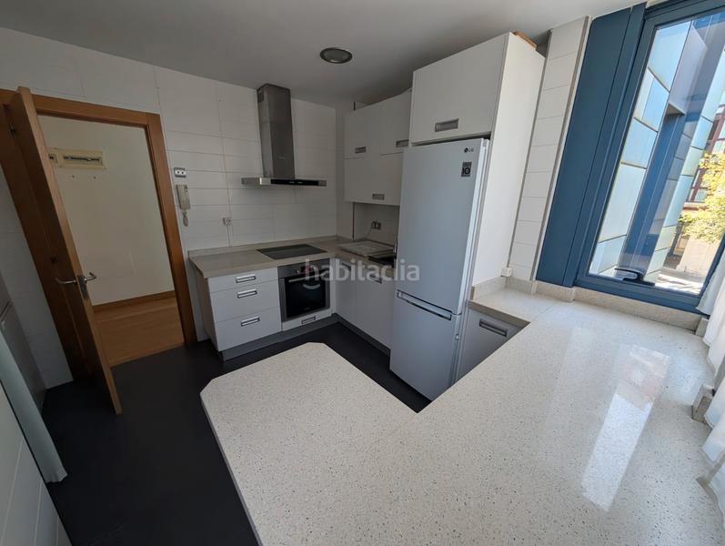 Foto b2c98f17-da82-426a-af89-ee036b32ed09. Appartement avec chauffage parking dans Valdenoja Santander