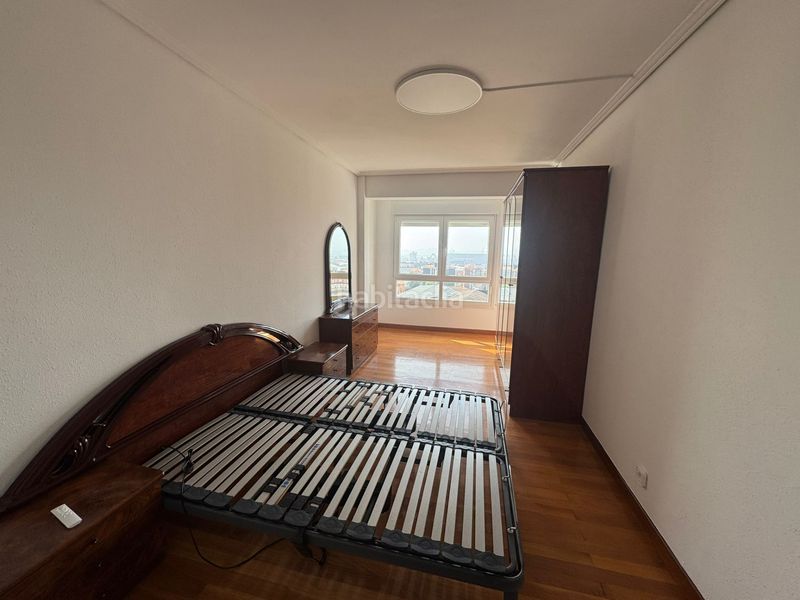 Foto 7d66470b-ede3-4fe1-9bd2-af0f33b85695. Rent flat with heating in Cuatro Caminos Santander