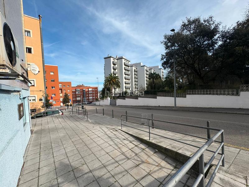 Foto 072be7e7-a409-418b-b02b-c32b64adfc02. Locale commerciale in grupo los pinares 3b in Los Castros Santander