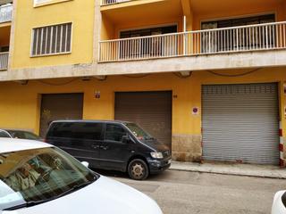 Lloguer Local Comercial a El Fortí. Amplio local céntrico a reformar