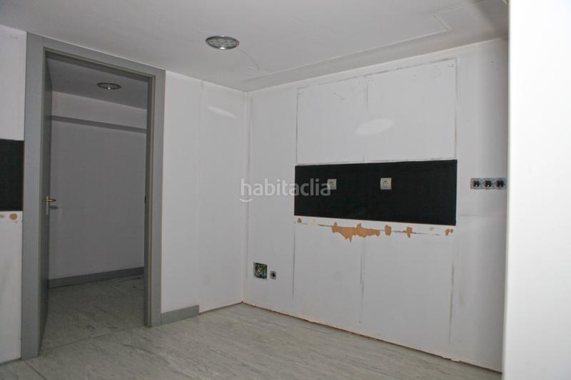 Foto 1413bed3-c53f-43b0-b314-84866faca8f7. Local comercial a calle mies del valle 3 a Cuatro Caminos Santander