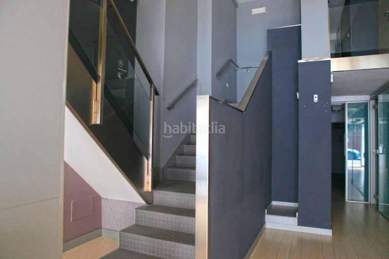 Foto 2afabd8f-26de-4c7e-8c70-8f3a91439a0f. Local comercial a calle mies del valle 3 a Cuatro Caminos Santander