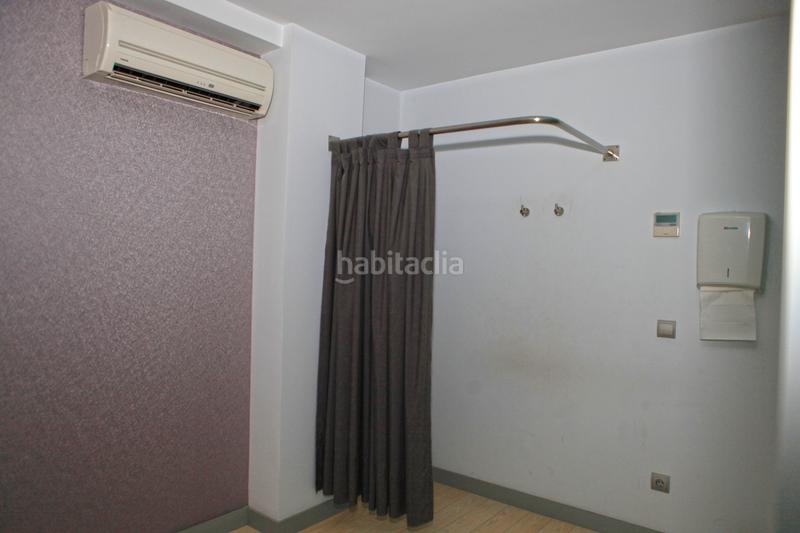 Foto 4a9a3df1-ac86-493d-937e-d61dc4c3906f. Local comercial a calle mies del valle 3 a Cuatro Caminos Santander