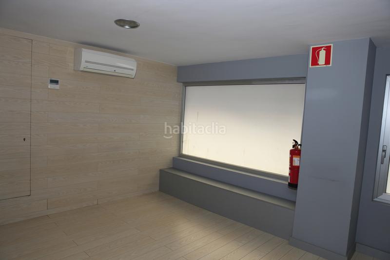 Foto 658c9d35-1d09-4678-804c-c8b30319a00c. Local comercial a calle mies del valle 3 a Cuatro Caminos Santander