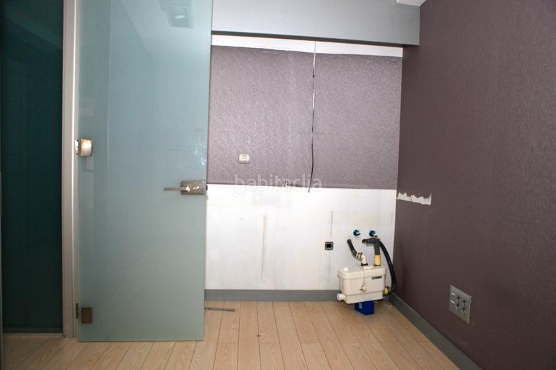 Foto 74bf09c4-34e7-4939-b83d-52b454130855. Local comercial a calle mies del valle 3 a Cuatro Caminos Santander