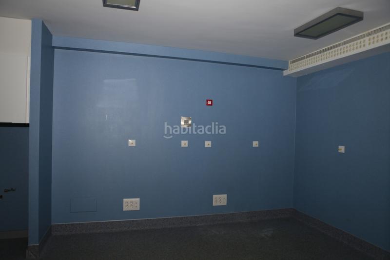 Foto 7c4cdf72-67c0-476a-85ce-53371dc99613. Local comercial a calle mies del valle 3 a Cuatro Caminos Santander