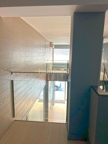Foto 84082cd5-4e22-4657-8a6d-2b3abbe60074. Local comercial a calle mies del valle 3 a Cuatro Caminos Santander