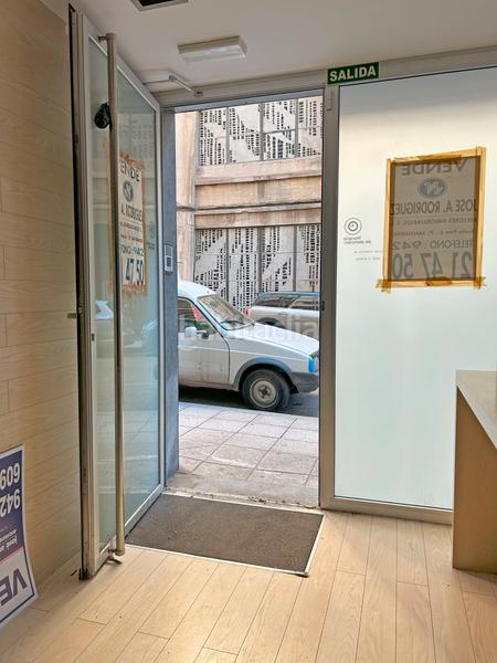 Foto ae1e90b3-3b4f-48ed-9f40-ca0d59b62103. Local comercial a calle mies del valle 3 a Cuatro Caminos Santander