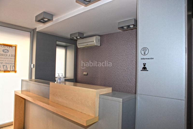Foto dd3ccaca-32fc-4707-b366-69050d21efc0. Local comercial a calle mies del valle 3 a Cuatro Caminos Santander
