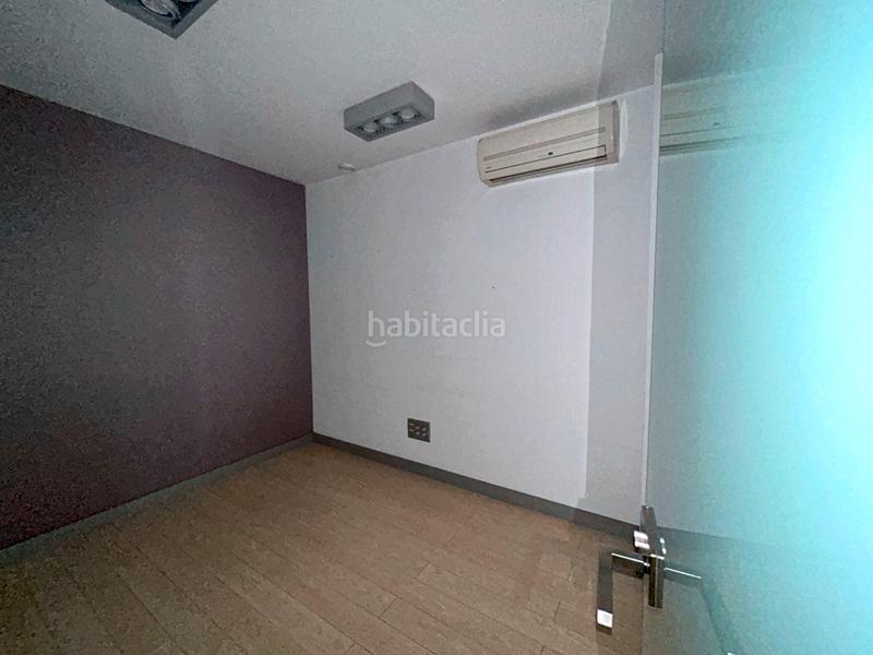 Foto f7a99a52-6236-4263-a1f5-50364f06f367. Local comercial a calle mies del valle 3 a Cuatro Caminos Santander