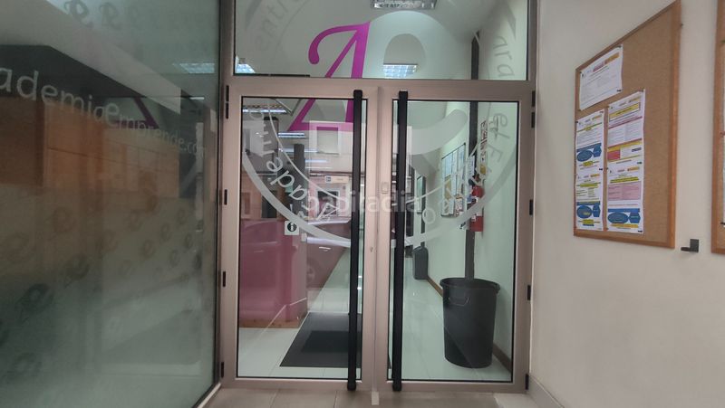 Foto c5fb3748-184c-41c4-8598-0e2145849a85. Local comercial a Centro - Ayuntamiento Santander