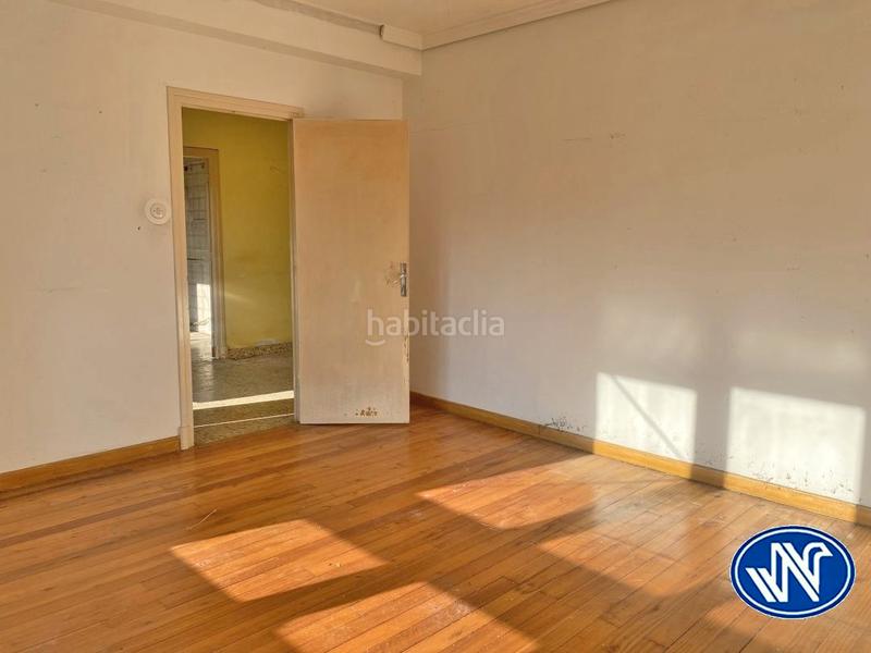Foto 6a3cd602-4503-4c06-8a01-af9d55227e47. Casa  individual con amplia parcela para reformar en Molledo