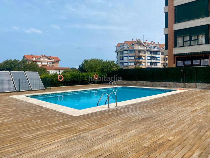 Foto a4a2d135-5560-4966-a397-60732f429ac7. Àtic amb piscina a Ris Noja