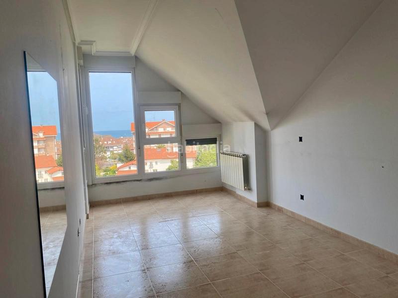 Foto b076ef94-3ea0-49d0-b821-0ee0dfd496b5. Dachwohnung mit pool in Ris Noja