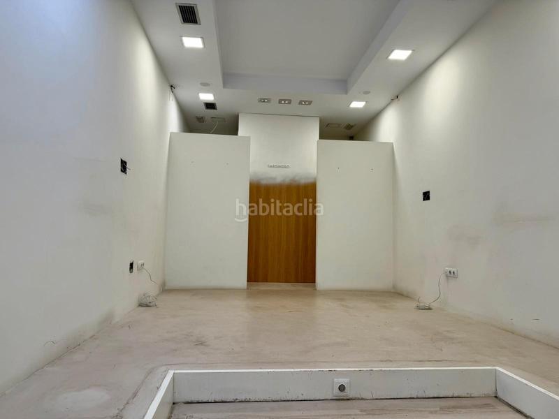 Foto 24cc4740-ea87-40f1-9063-f0f546de84c8. Rent business premise in calle calvo sotelo 17 in Santander