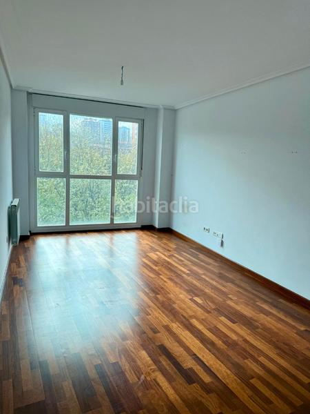 Foto 53c3834d-7c8b-46f2-9e6e-4039884e30de. Pis amb aparcament a Alisal - San Román Santander